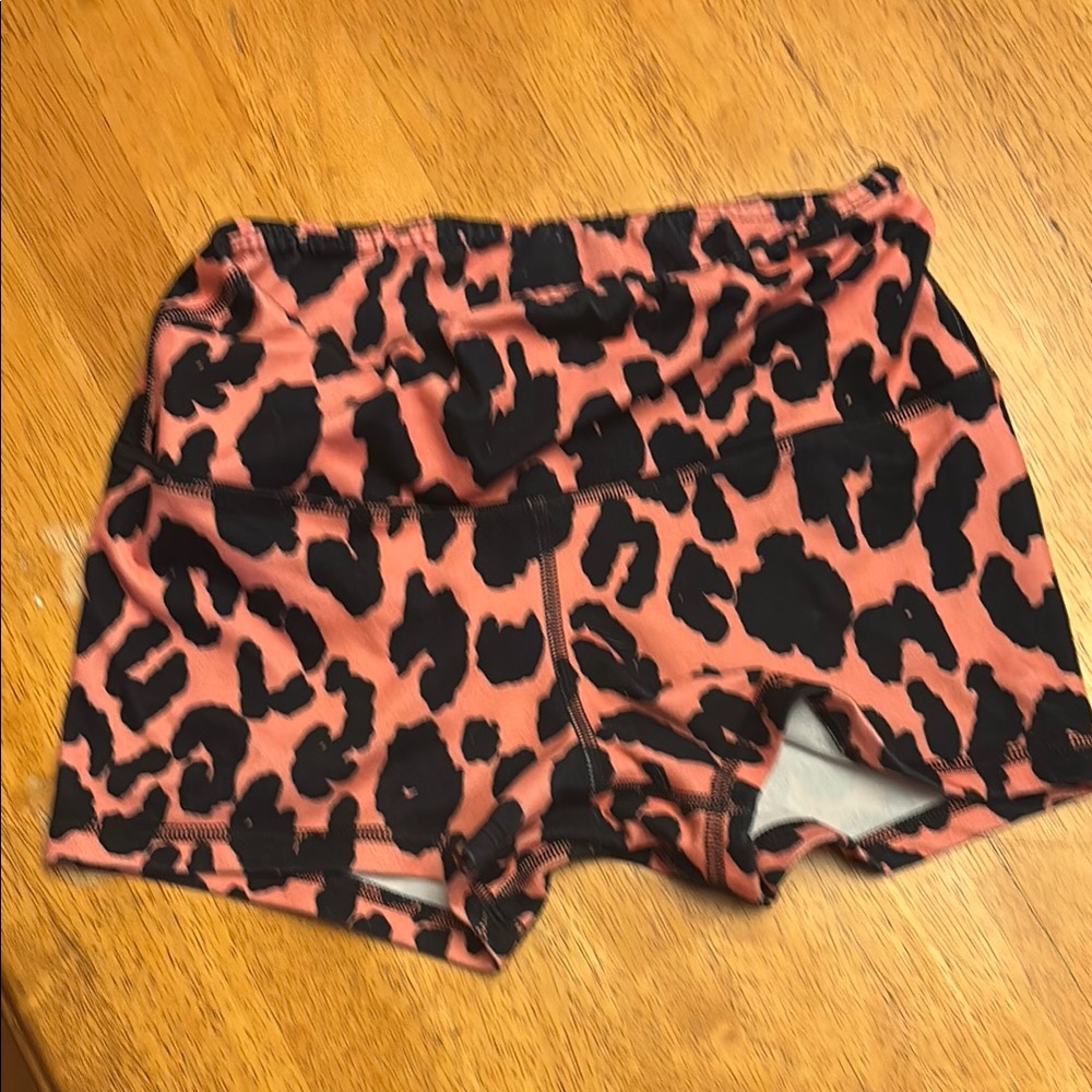 FLEO - Women's Leopard Print Shorts